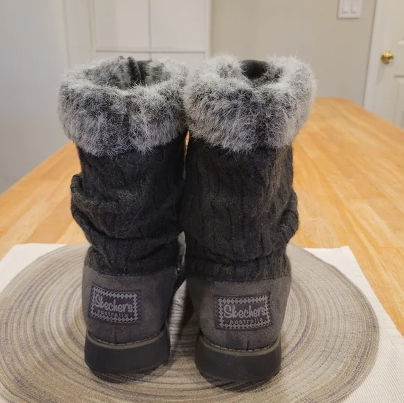 💠EUC~ SKECHERS KNIT SWEATER BOOTS - Picture 4 of 9